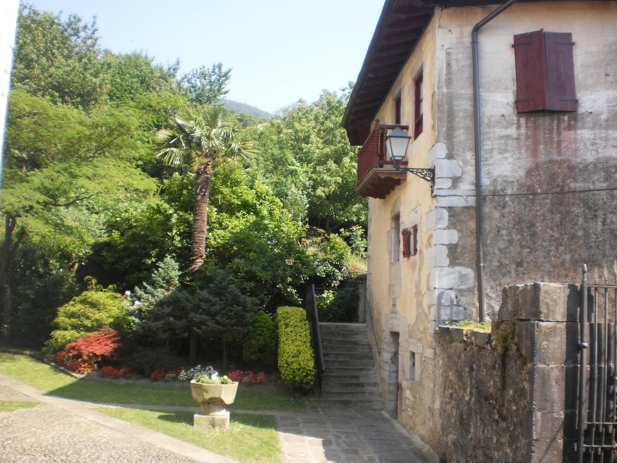 Larraenea Bed And Breakfast Лесака Екстериор снимка